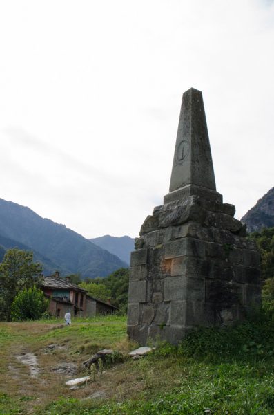 Walking towards Costa hamlet after visiting the monument