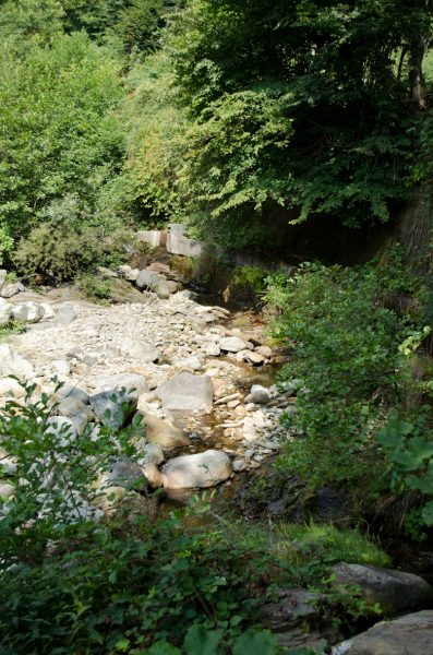 The "scansoira" which separates the waters of the creek from those of the bealera