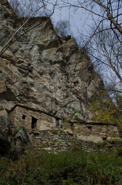 Il villaggio di Barma Mounastira visto dal sentiero