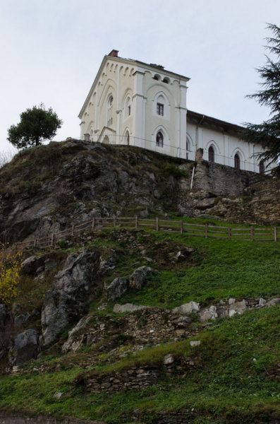 The temple of Pradeltorno rules the Angrogna Valley